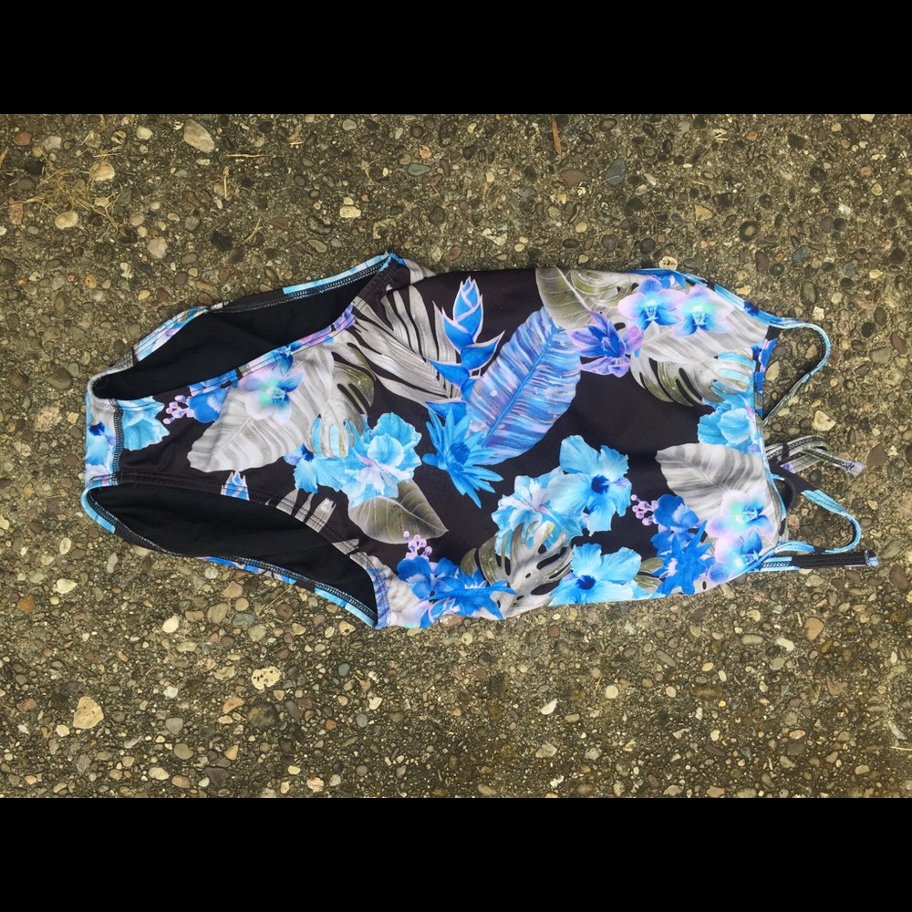 Jolyn Hawaiian Print tie-back suit